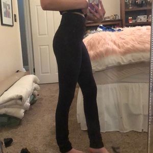 Lulu yoga pants